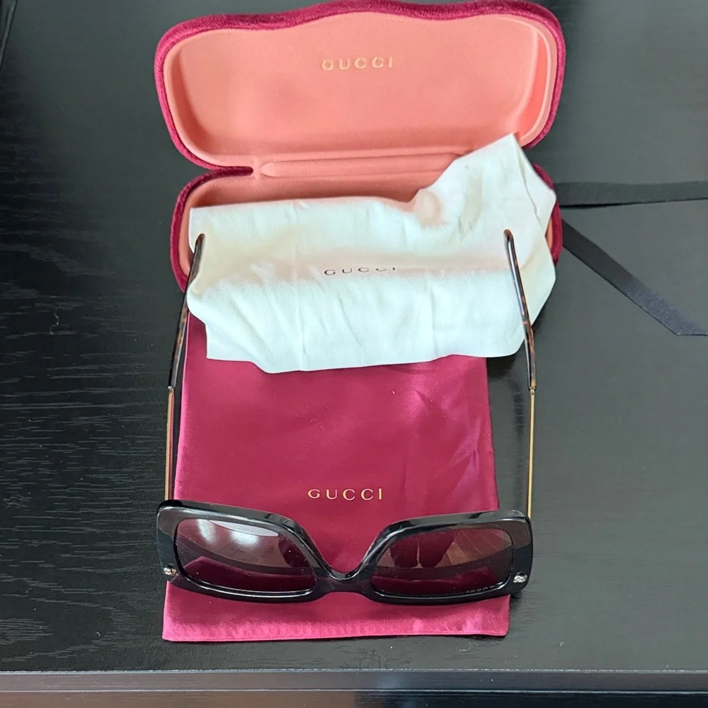 Gucci Women’s Black Rectangular Sunglasses with Pink Case